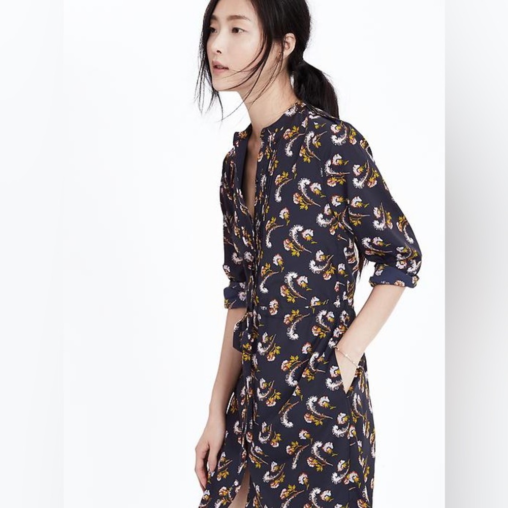 Banana republic, long sleeve floral dress women’s size medium